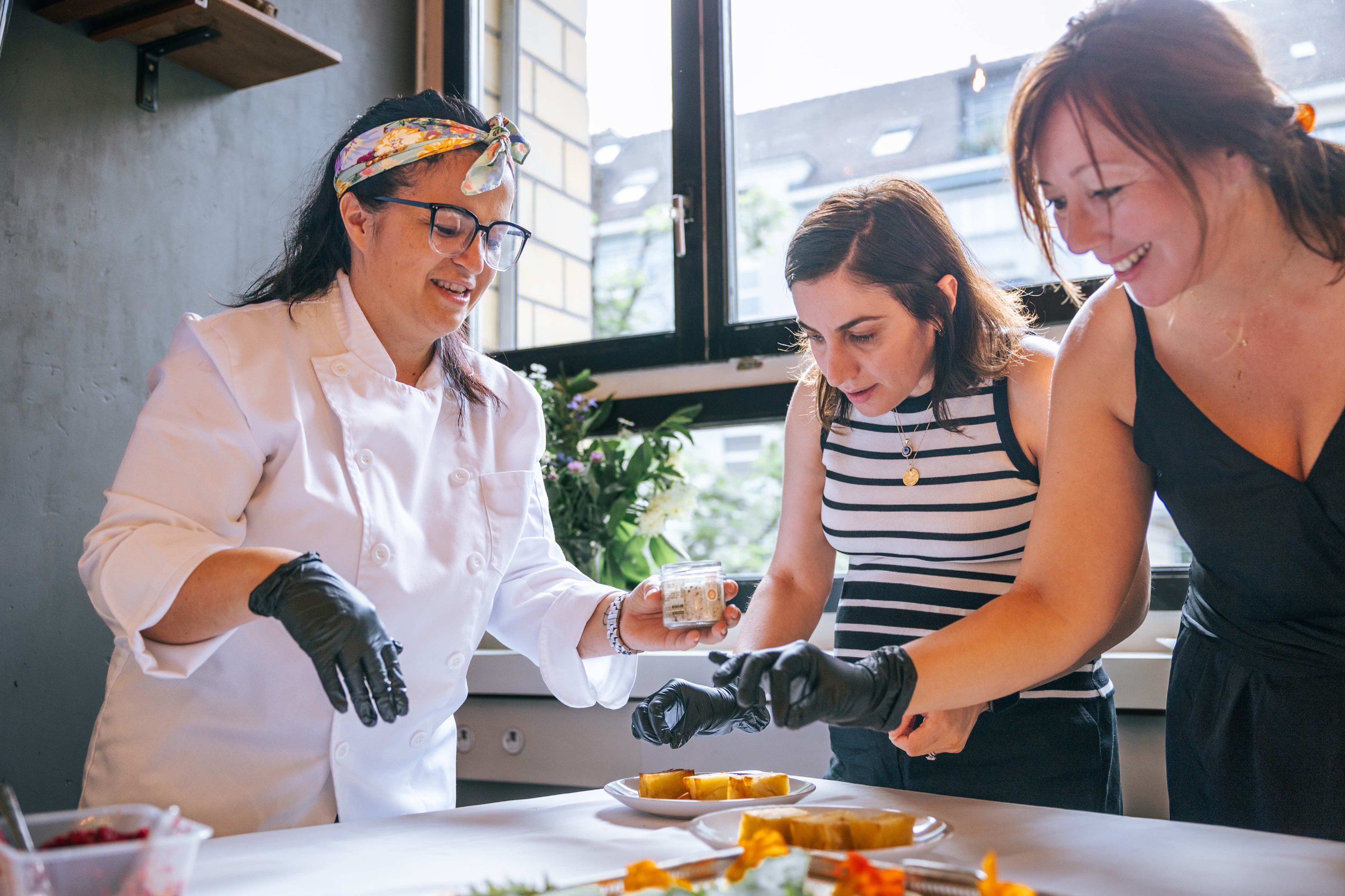 Guests preparing food during Food Zurich 2024 ©MatchArt